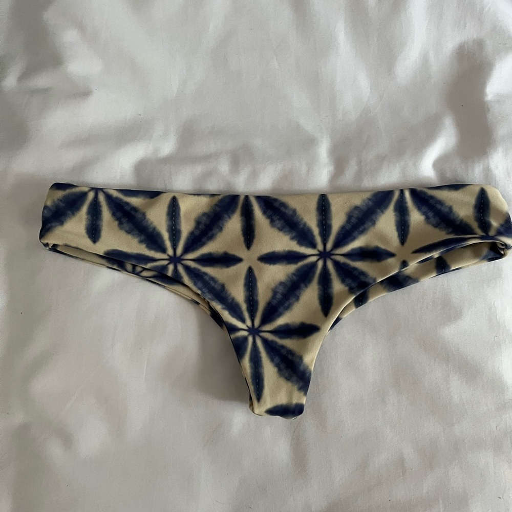 Stone Fox Swim Malibu bottoms in Batik Small